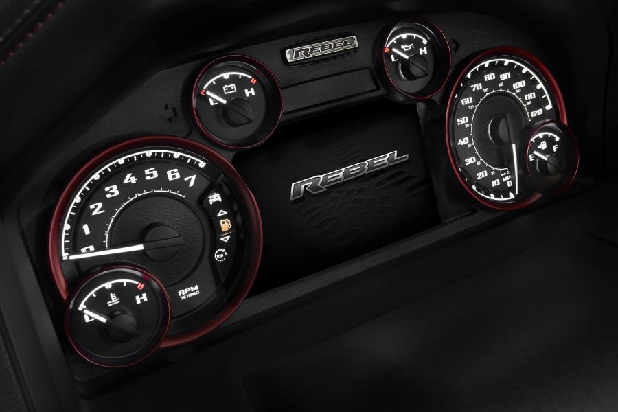  Dodge Ram 1500 Rebel 2015 года  (фото 48 из 54)